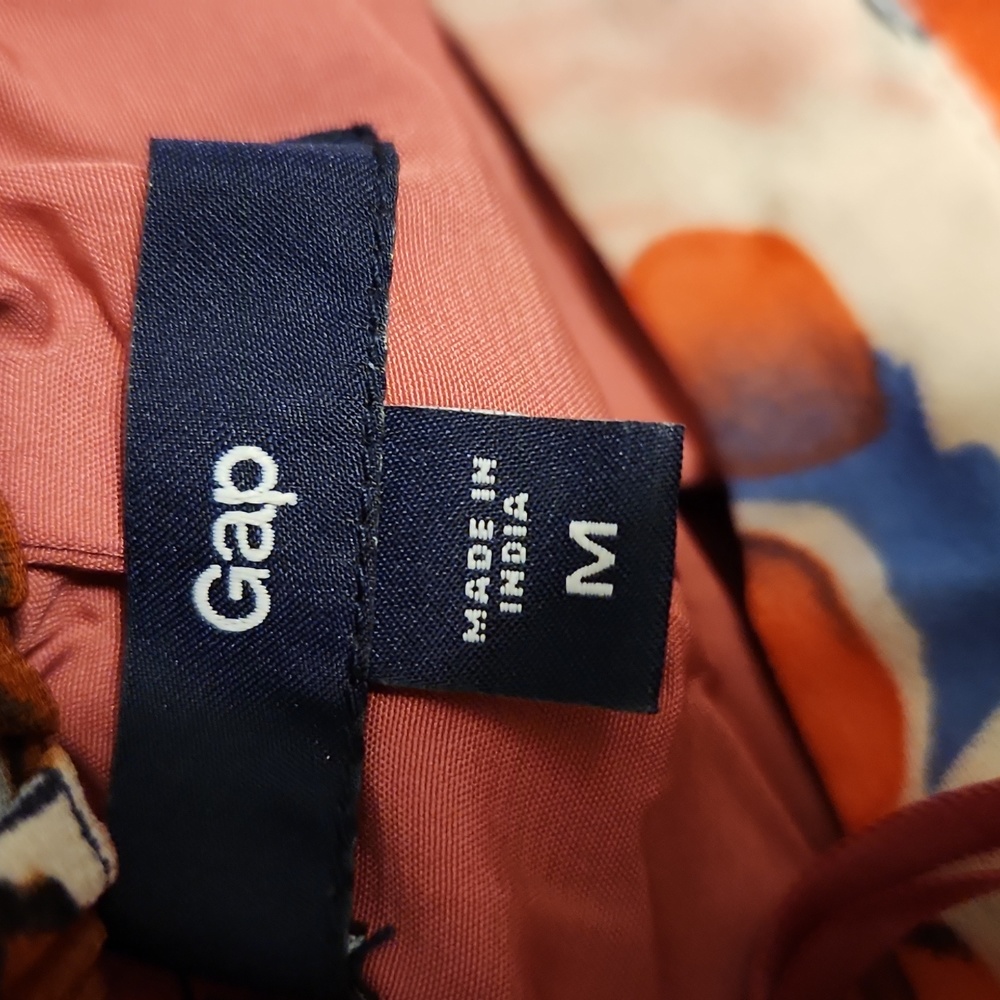 Gap - Picture 6 of 9